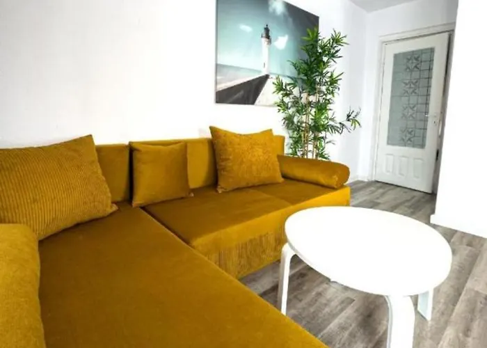 Azzure 3* Constança