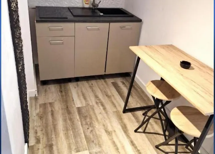 Azzure מלון דירות