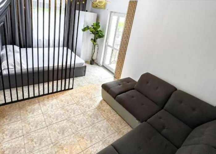 Azzure מלון דירות 3*