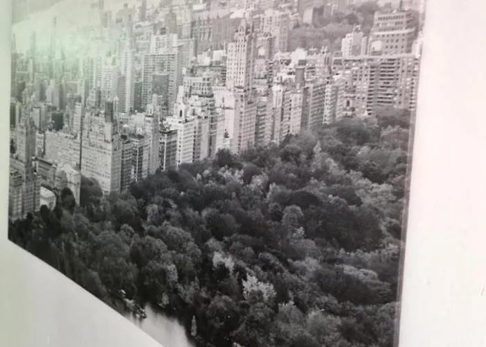 מלון דירות Azzure 3*