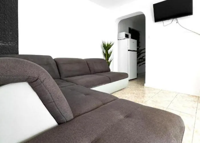 מלון דירות Azzure