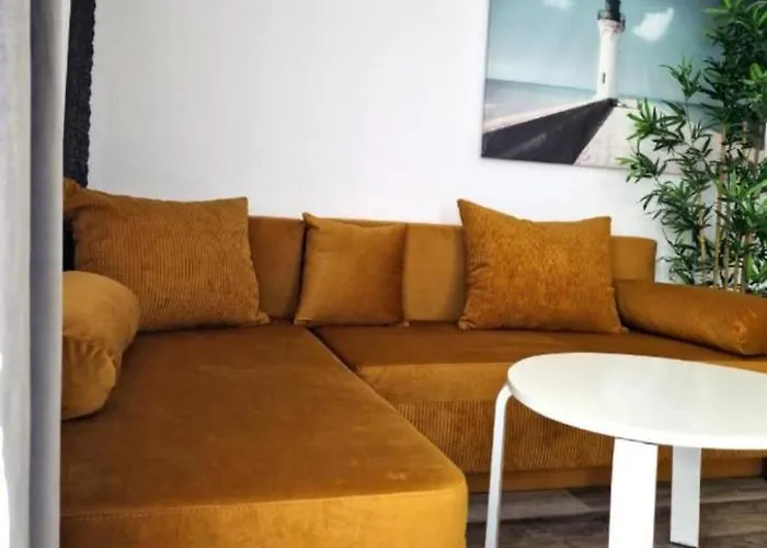 Azzure מלון דירות 3*